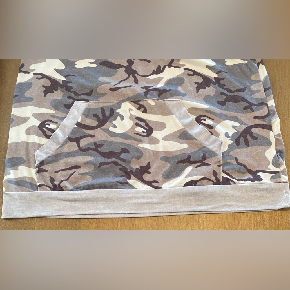 Women’s Camouflage Oversized Hoodie - Picture 3 of 4